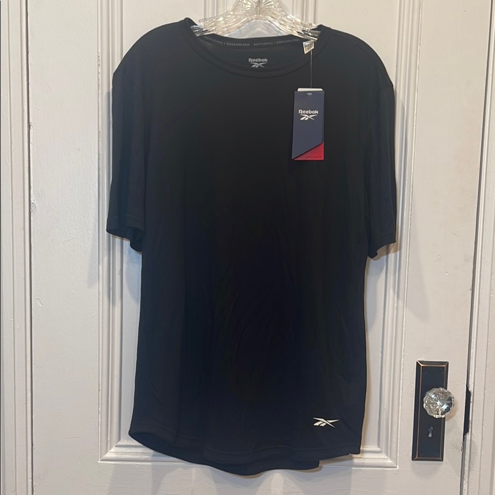 NWT Reebok Men's Black T-Shirt - Size M